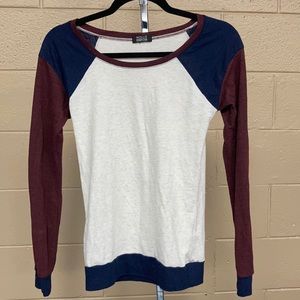 Long sleeves, three dimensional shirt